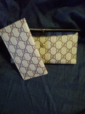 GUCCI womens wallet and card holder set
